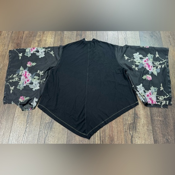 Free People Sydney’s Tuesday Top - Picture 5 of 5